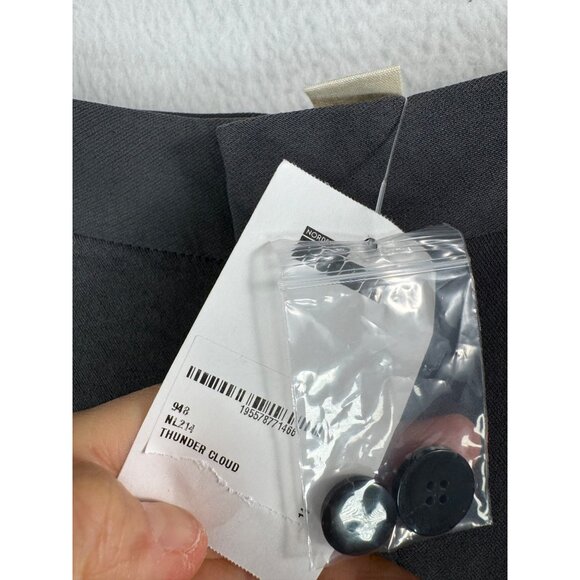 Madewell Pleated Tapered-Leg Pants in Easygoing Crepe 90s Grey - Picture 3 of 13